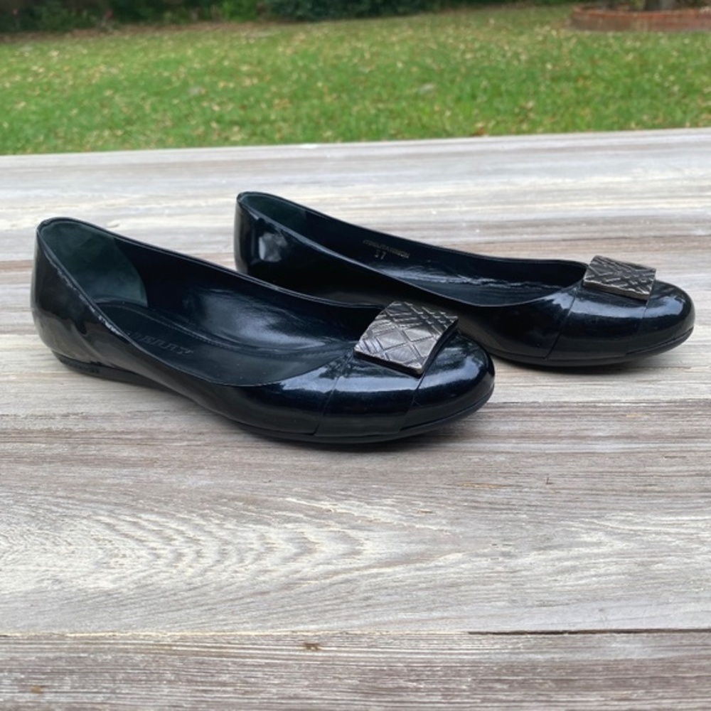 Burberry Black Patent Leather Ballet‎ Flats Size 37 US 7